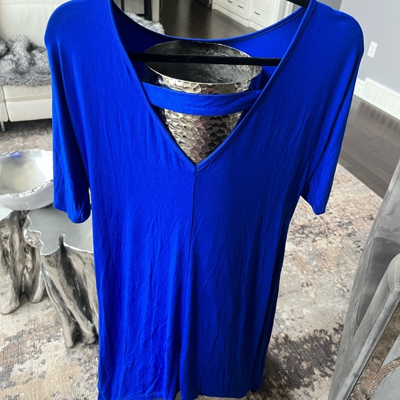 Pointelle hiding 🦋everything royal blue top size medium perfect summer top 🦋 - Picture 6 of 17